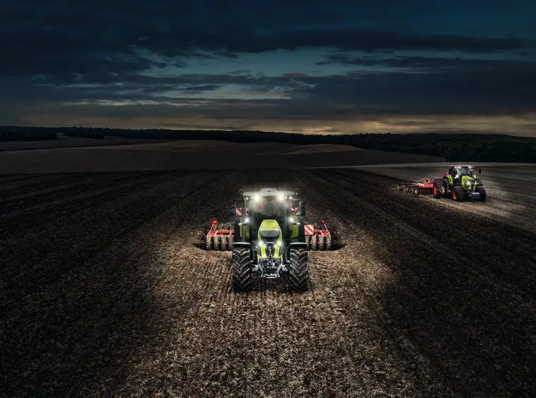 Tracteur éclairage Claas Réussir machinisme
