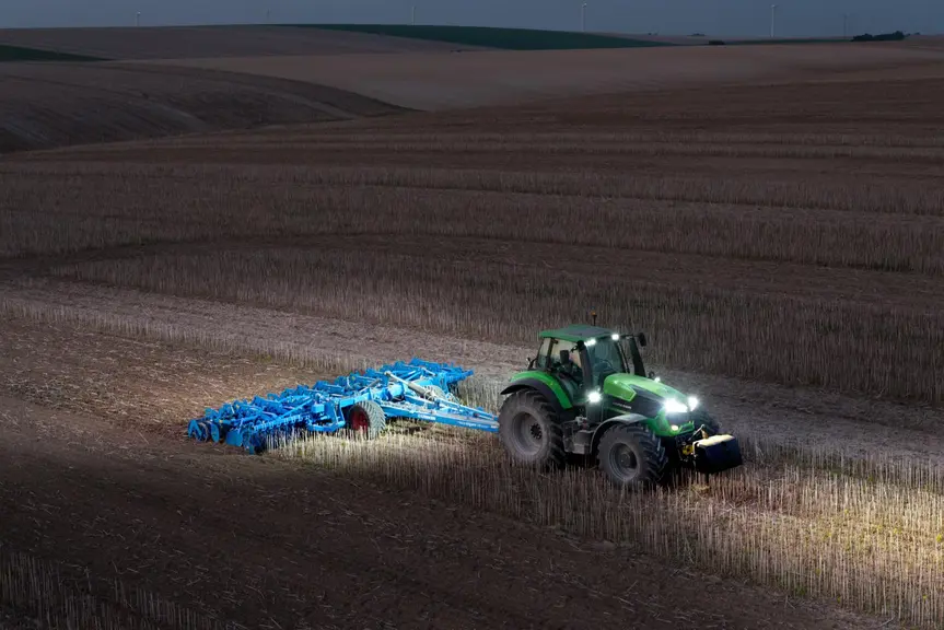 Tracteur éclairage Deutz-Fahr Réussir machinisme