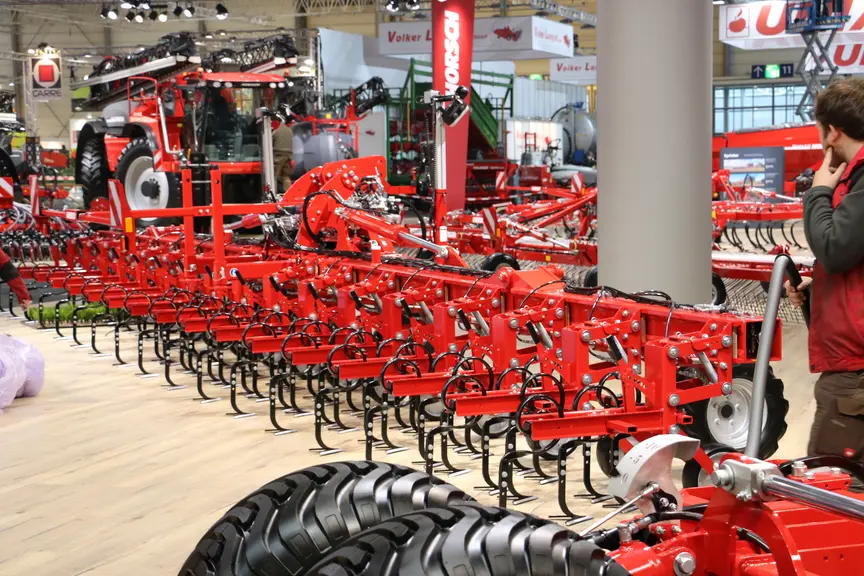 Les bineuses Horsch Transformer à système de guidage intégré