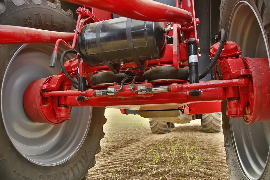 Horsch propose une suspension d’essieu à boudins en polyuréthane ou une version à coussins d’air avec compensation de charge.