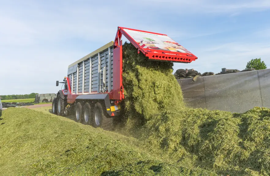 Remorque ensileuse Pöttinger Jumbo 7000 Réussir Machinisme