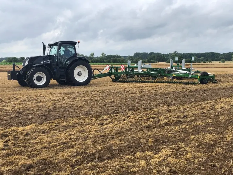 Herse à disques Diamond Harrow Kelly Tillage Europe Réussir Machinisme
