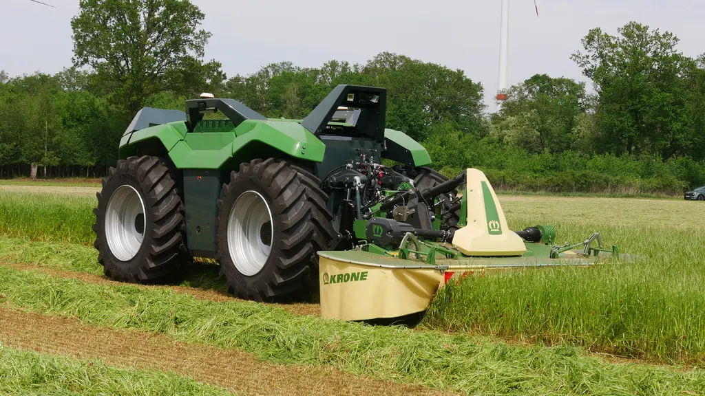 Krone et Lemken ont codéveloppé une solution robotisée diesel-électrique de 230 ch.