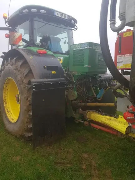 Lorsque le télégonflage alimente un tracteur et un véhicule remorqué, Norm’Air propose de monter le compresseur sur un cadre trois points intégrant de