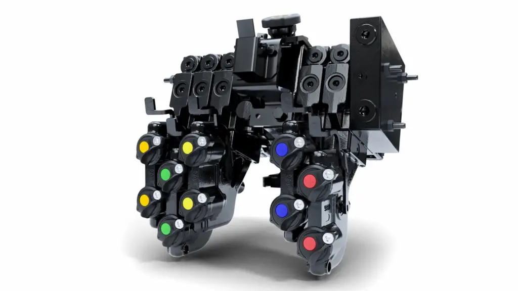 Sur la nouvelle génération de tracteurs Case IH Optum, les coupleurs de distributeurs hydrauliques arrière et la position du troisième point ont été r
