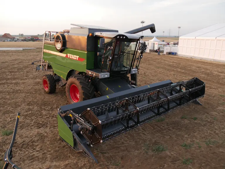 Moissonneuse-batteuse Fendt Corus 526 MCS