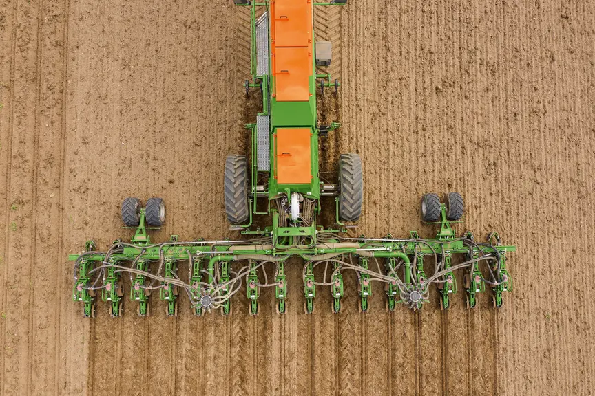 Le semoir Precea TCC d'Amazone sera prochainement décliné en interrangs de 45 et 50 cm.