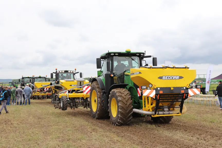 Chaque année Bednar organise une journée au champ qui connaît un franc succès auprès des agriculteurs tchèques.