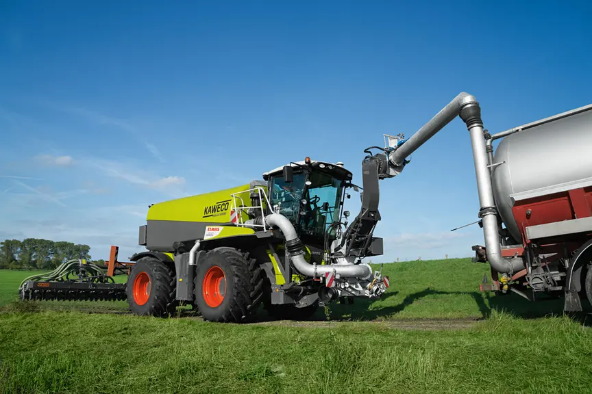 Le Claas Xerion 4000 Saddle Trac avec bras de pompage