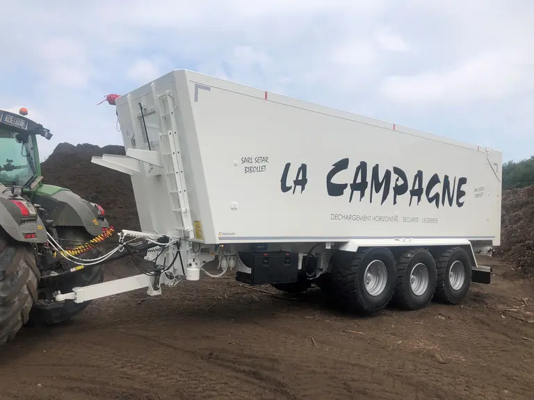 Benne à fond mouvant la Campagne de la SARL Setar Bibollet - Caisse et fond mouvant Socari