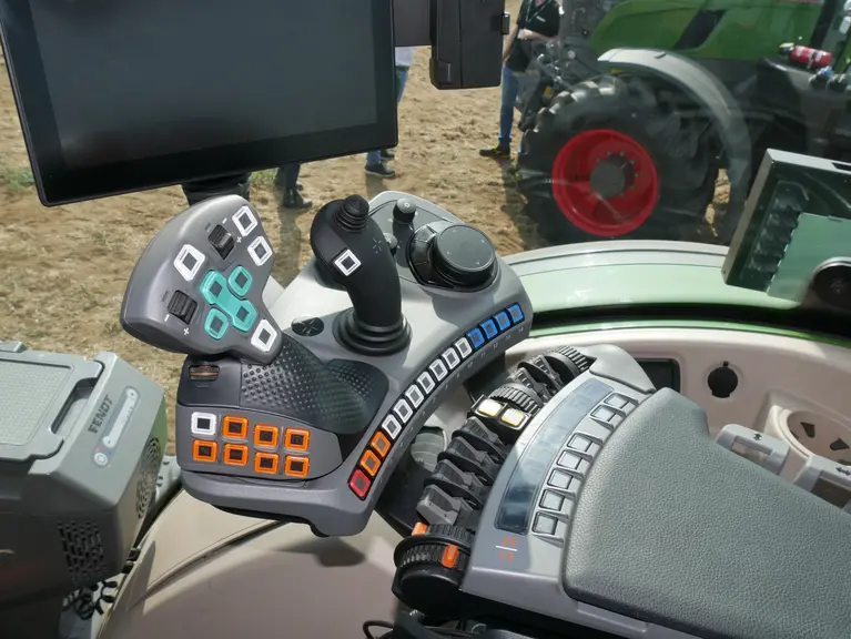 Poste de conduite FendtOne sur Fendt 700 Vario Gen7