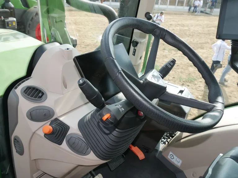 Colonne de direction et console centrale de Fendt 700 Vario Gen7