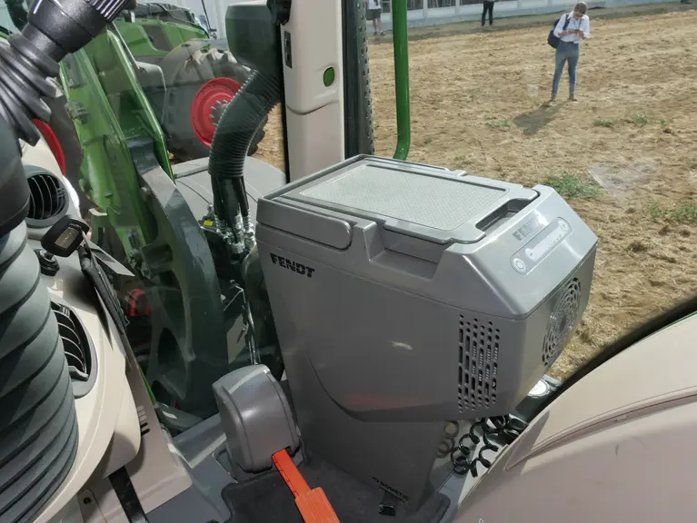Glacière sur Fendt 700 Vario Gen7