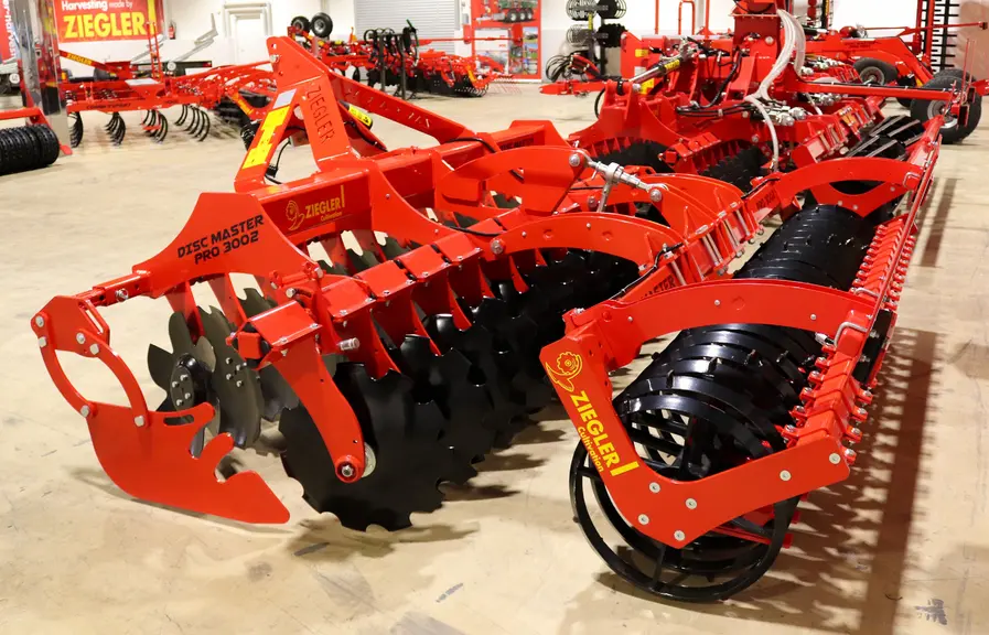 Déchaumeurs à disques indépendants Disc Master Pro 3002 de Ziegler Cultivation