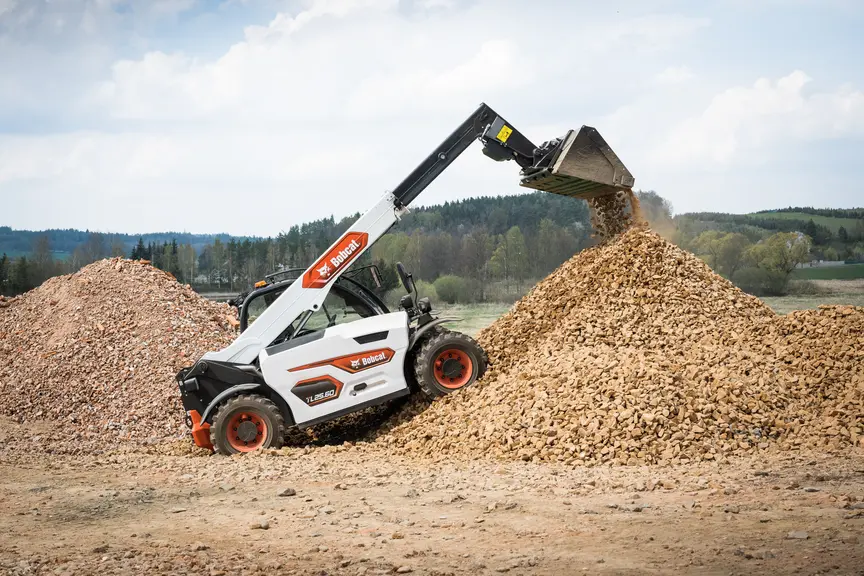 Le nouveau chargeur télescopique Bobcat TL 25.60 affiche une hauteur de levage de 5,91 m.