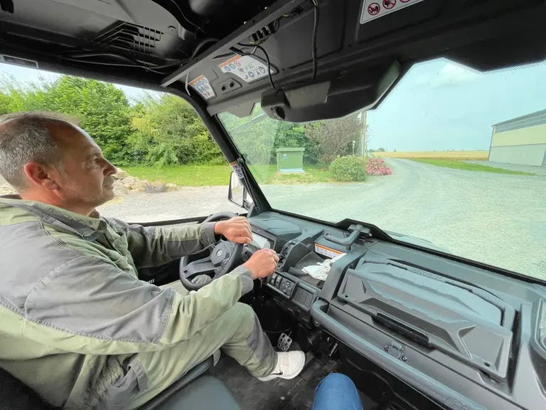SSV Can-am Traxter HD7 utilisé par un agriculteur céréalier
