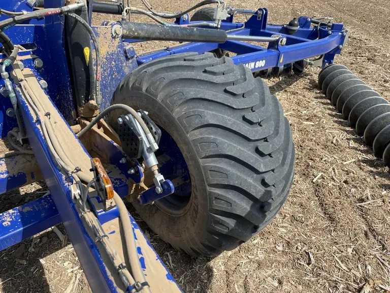 Le Powerchain 800 de Dal-Bo est équipé du freinage hydraulique à simple ligne, limitant sa vitesse maximale sur route à 25 km/h.