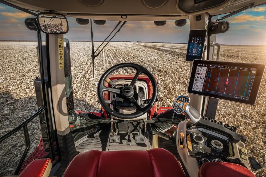 Le Quadtrac 715 dispose d'un échappement redessiné pour limiter l'impact visuel.