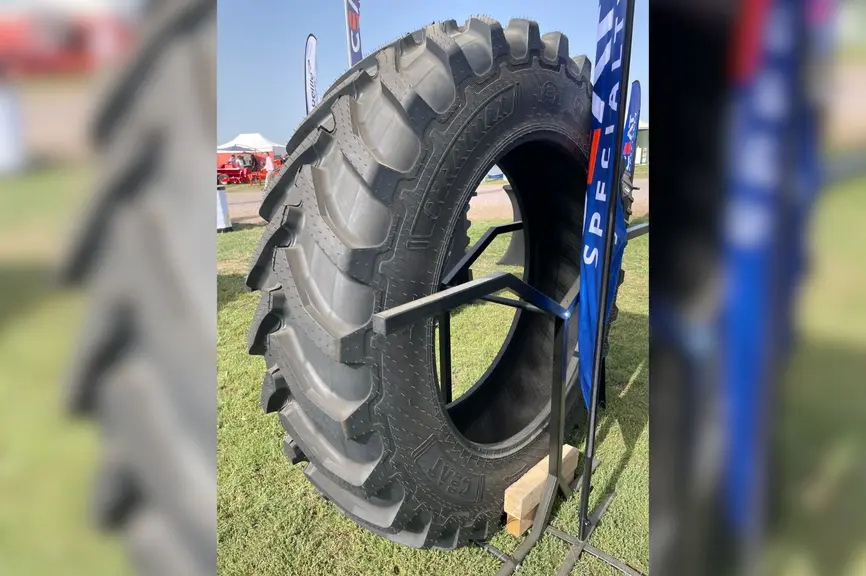 Ceat lance deux nouvelles gammes de pneumatiques VF pour les tracteurs et les pulvérisateurs.