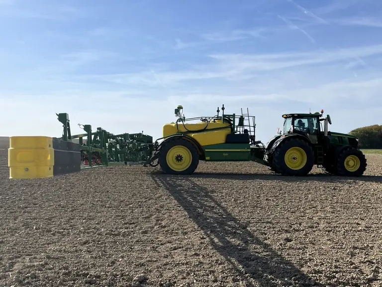 La pulvérisation ciblée See & Spray de John Deere s'intègre pour l'instant sur des rampes de 36 ou 39 m.