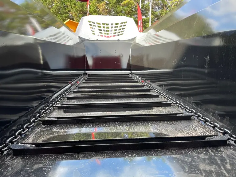 L'épandeur à fumier Booster de Chevance profite d'une construction en acier HLE et d'une peinture à quatre couches.