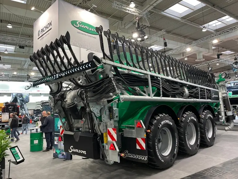 Les rampes d'épandage à patins TSB de Samson sont officiellement dévoilées au salon allemand Agritechnica.