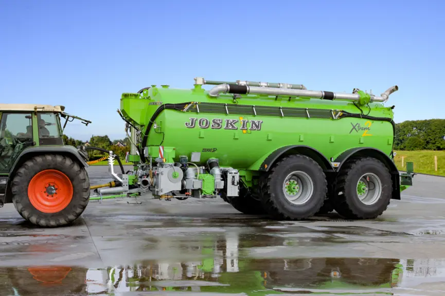 Les tonnes à lisier 22000 D et 22000 DXT de la gamme X-Trem2 de Joskin peuvent recevoir de grandes roues, jusqu'à 2 m de diamètre.