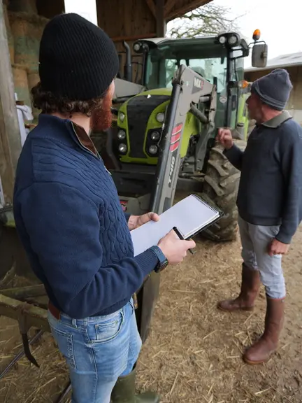 Une règle commune aux experts est de ne jamais donner de prix à l'agriculteur devant la machine, car un travail de recherche est nécessaire pour trouv