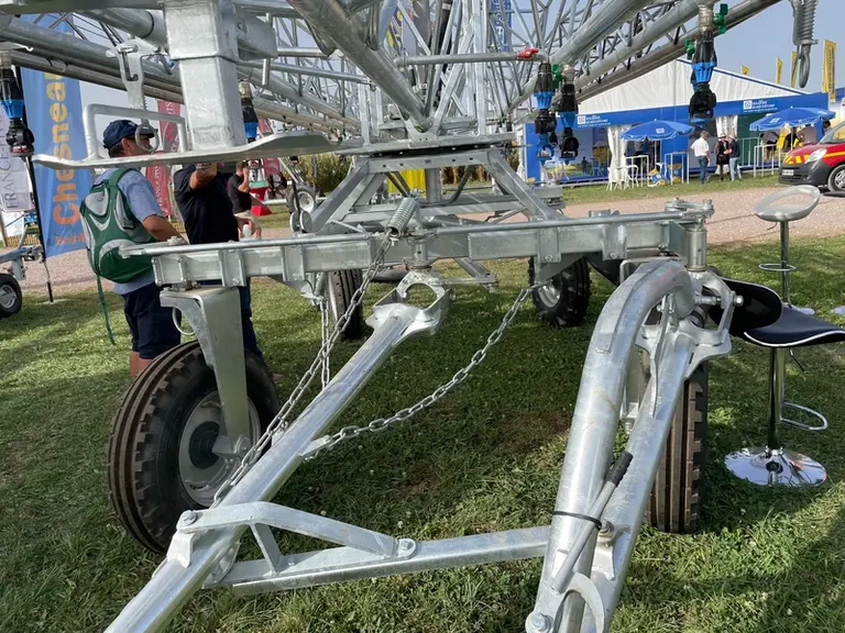 La rampe d'irrigation Briggs R52 inaugure un châssis plus compact et maniable.