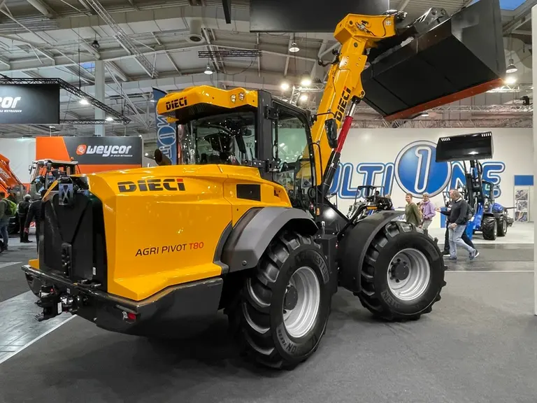 Chargeuse articulée télescopique Dieci Agri Pivot T80 au salon allemand Agritechnica
