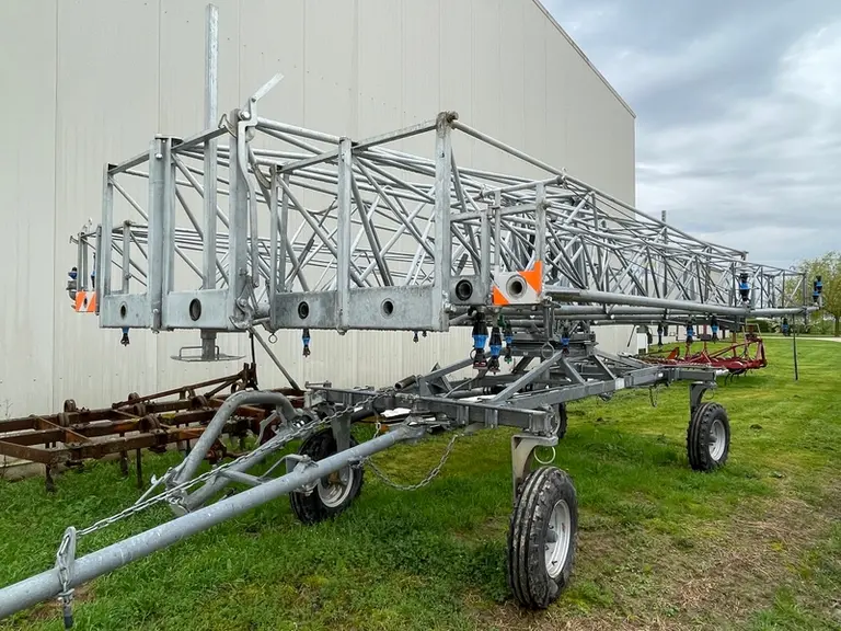La progressivité des démarrages de pompe offerte par le variateur de fréquence est bénéfique pour la mise en oeuvre des rampes d'irrigation trainées p