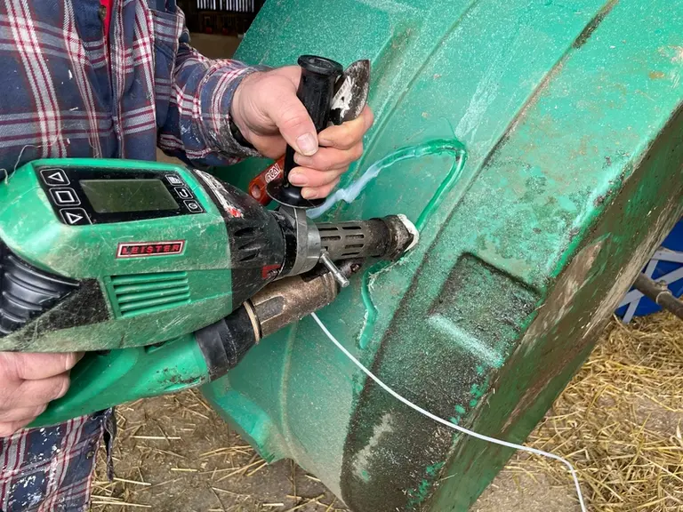 Dépose du cordon de soudure avec l'extrudeuse 