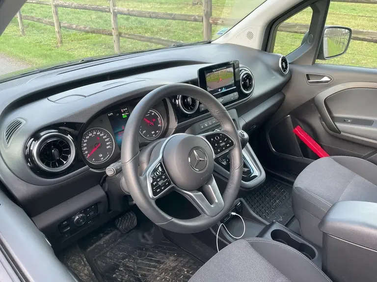 Vue du tableau de bord du Mercedes eCitan