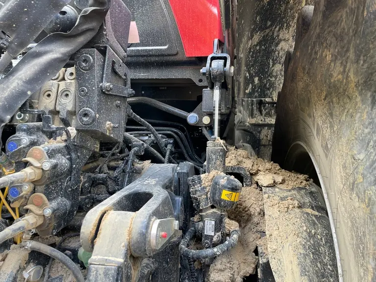 Le tracteur Case IH Puma 260 AFS Connect est doté d'une cabine à suspension hydropneumatique.