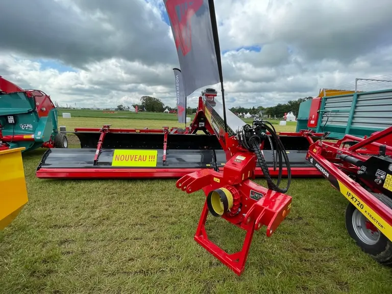Andaineur Anderson Mergepro 915 exposé au Salon de l'herbe 2024