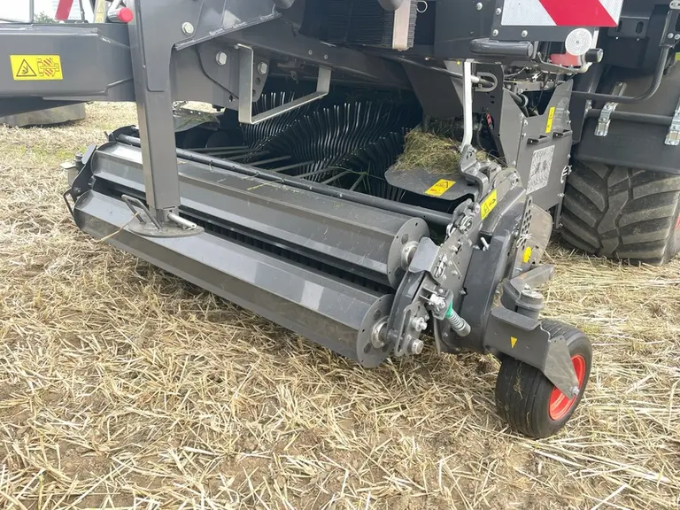 Pick-up Multiflow de la presse enrubanneuse Claas Rollant 630 RC Uniwrap