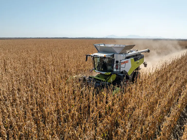 Les moissonneuses-batteuses Claas Trion 740, Trion 740 Terra Trac et Trion 740 Montana reprennent les principales caractéristiques des Trion 720 et 730.