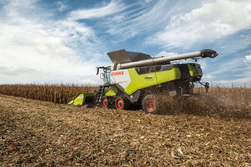 Les moissonneuses-batteuses Claas Trion 740, Trion 740 Terra Trac et Trion 740 Montana reçoivent des barres de coupe Vario, des coupes drapers Convio et Convio Flex, jusqu'à 9,30 m de large, ainsi que des nouveaux cueilleurs à maïs Rovio de 6 à 12 rangs. 