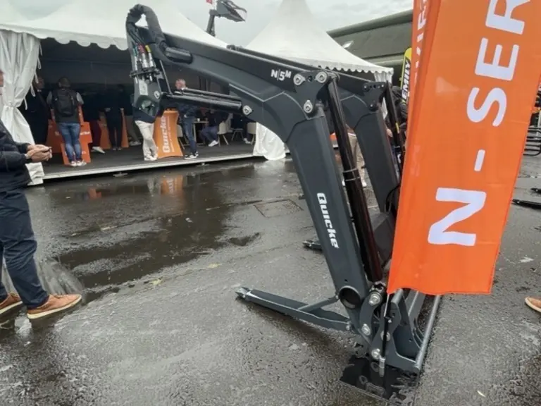 Chargeur frontal Quicke Série N au Sommet de l'élevage 2024