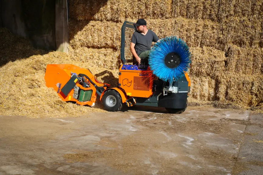 <em class="placeholder">Certains automoteurs proposent un chargement autonome de leur caisse de paillage. </em>