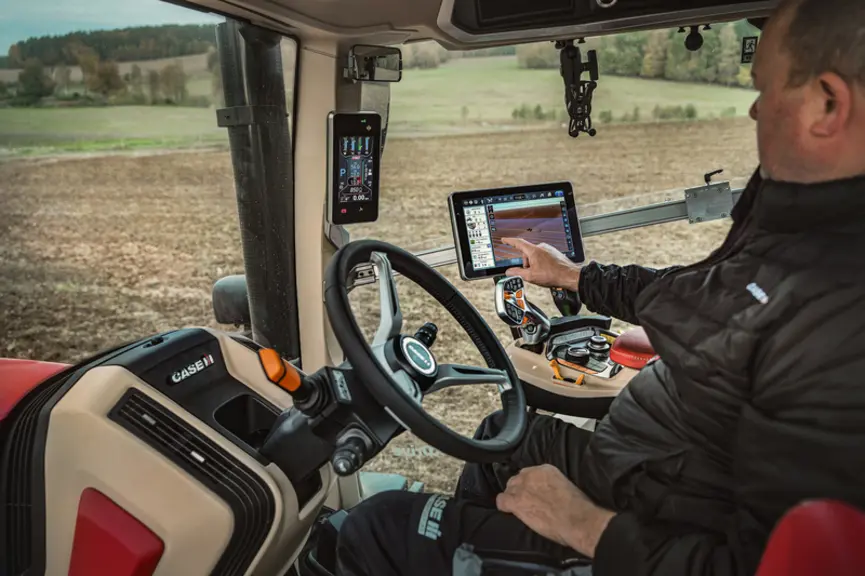 <em class="placeholder">Vue de l'intérieur de la cabine du tracteur Case IH Puma 240 PowerDrive</em>
