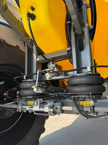 <em class="placeholder">Suspension pneumatique de l'essieu du pulvérisateur traîné Arland XR.</em>