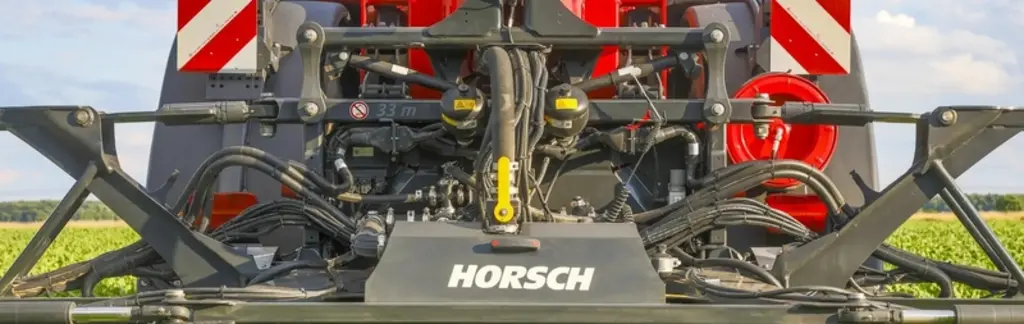 Rampe de pulvérisateur Horsch Leeb en pulvérisation  avec anntifouettement MotionControl