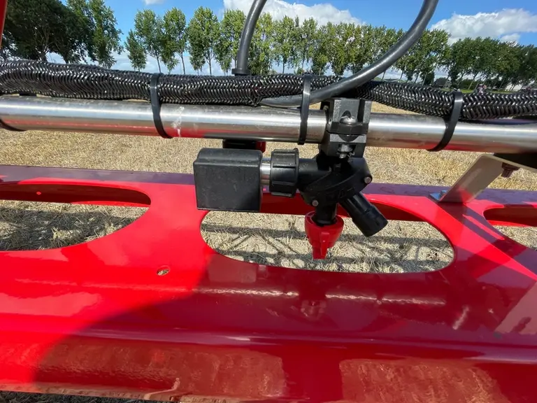<em class="placeholder">Pulvérisateur traîné iXtrack T4 porte-buse 1Xflow-Pulse</em>