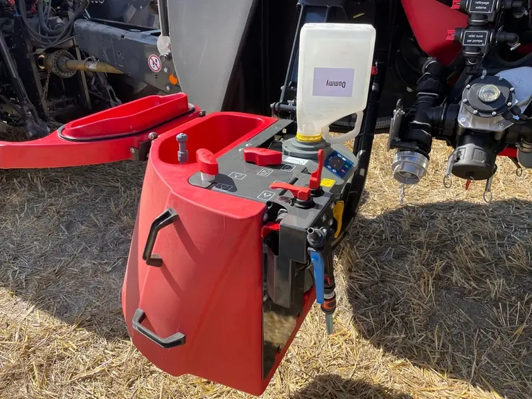 <em class="placeholder">Pulvérisateur traîné iXtrack T4 CTS</em>