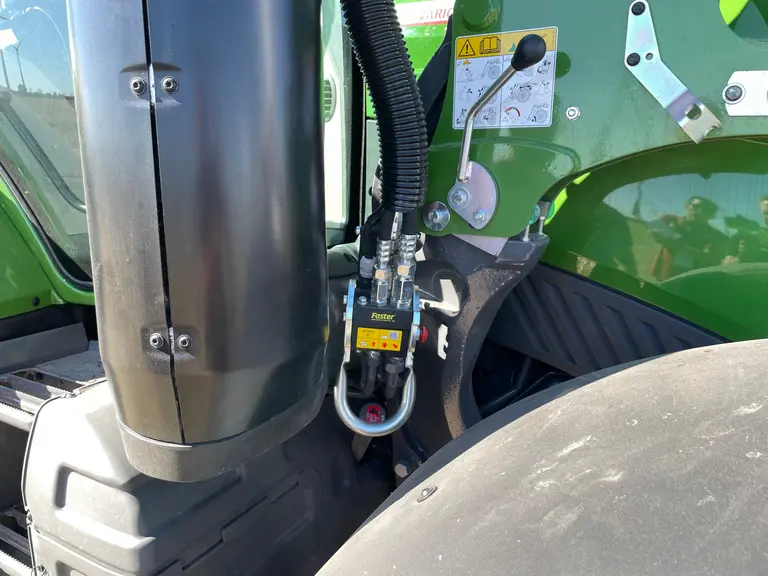 Multicoupleur hydraulique pour le chargeur du  Fendt 300 Vario Gen5