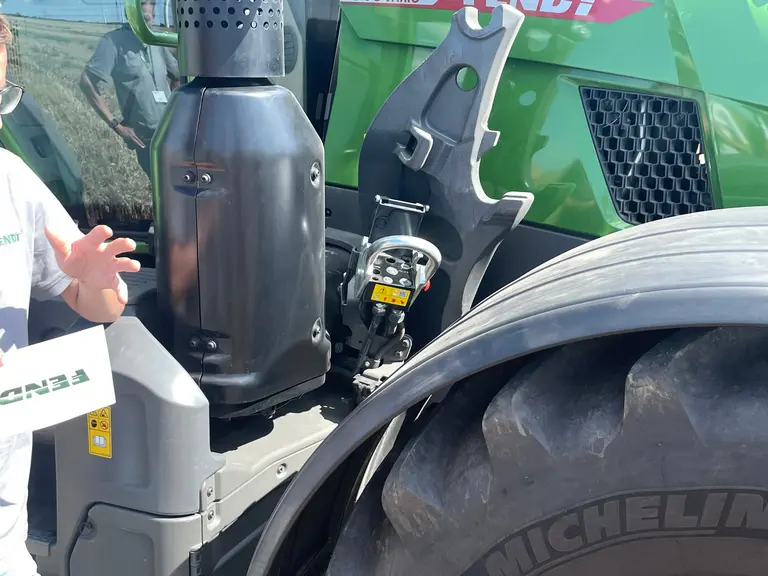 prise hydraulique chargeur du tracteur Fendt 500 VarioDrive Gen4.