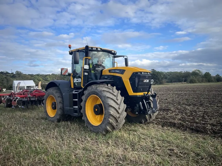  JCB Fastrac 6000