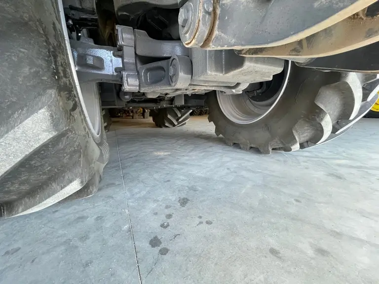<em class="placeholder">Pont avant du tracteur Massey Ferguson MF 9S.310</em>