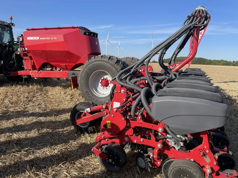Semoir monograine semi-porté Maestro 12 TX de Horsch